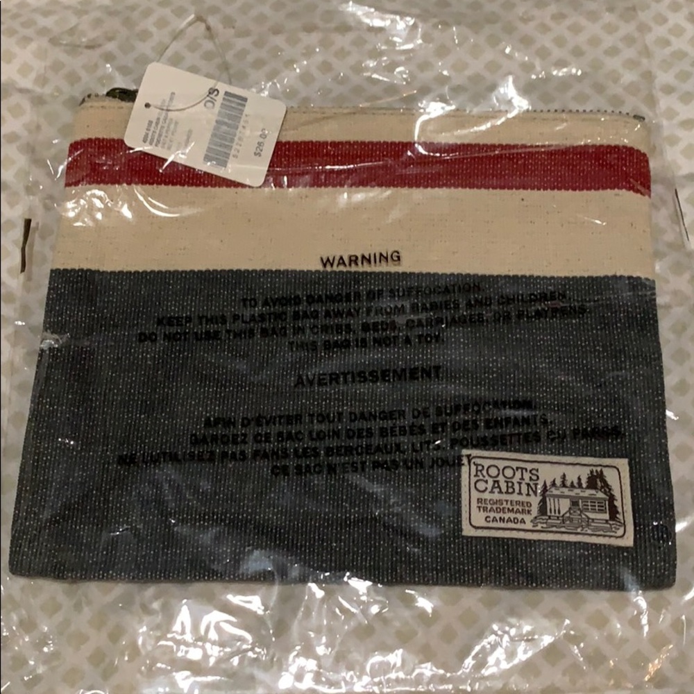 Roots cabin Clutch salt & pepper NEW with tag